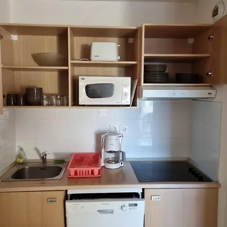 T2 Dans Avec Piscine