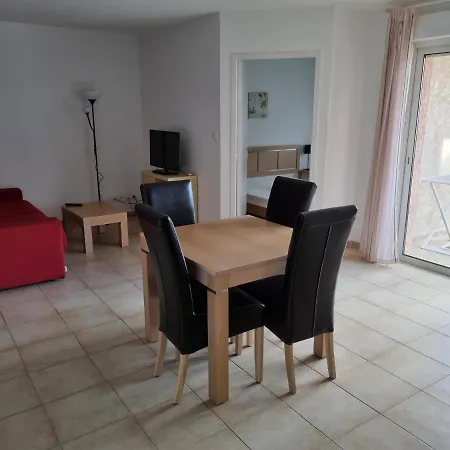 T2 Dans Avec Piscine * Moriani Plage