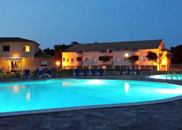 T2 Dans Avec Piscine Apartmán *