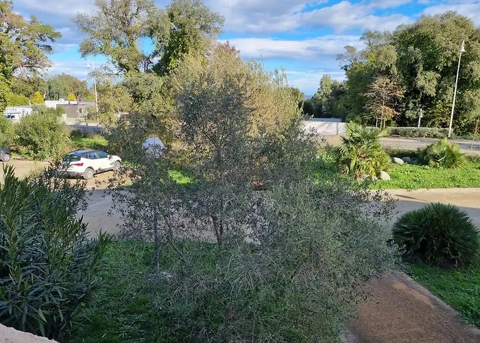 Apartmán T2 Dans Avec Piscine